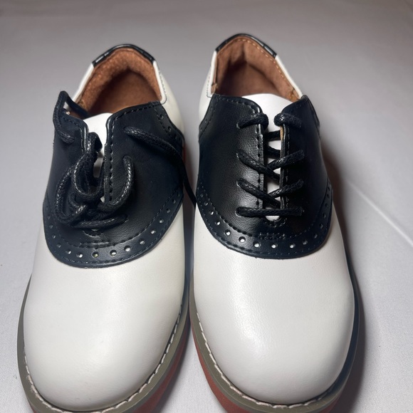 UPPER CLASS YOUTH WHITE/BLACK LEATHER SADDLE OXFORDS Size 11W NEW - Picture 2 of 10